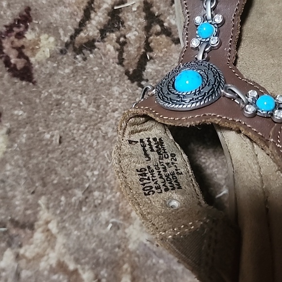 Minnetonka sandals - Picture 3 of 3